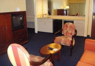 Courtyard By Marriott Dallas Hotel Lewisville