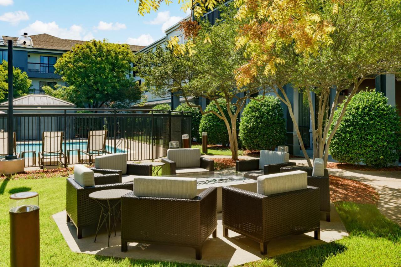 Courtyard By Marriott Dallas 3*