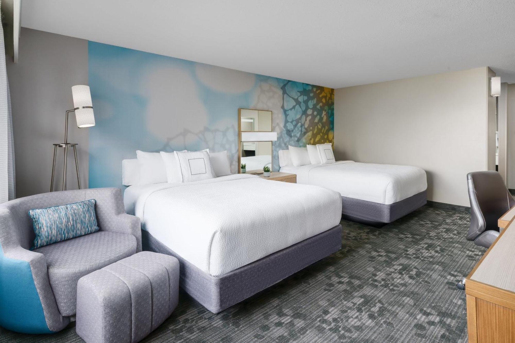 Courtyard By Marriott Dallas