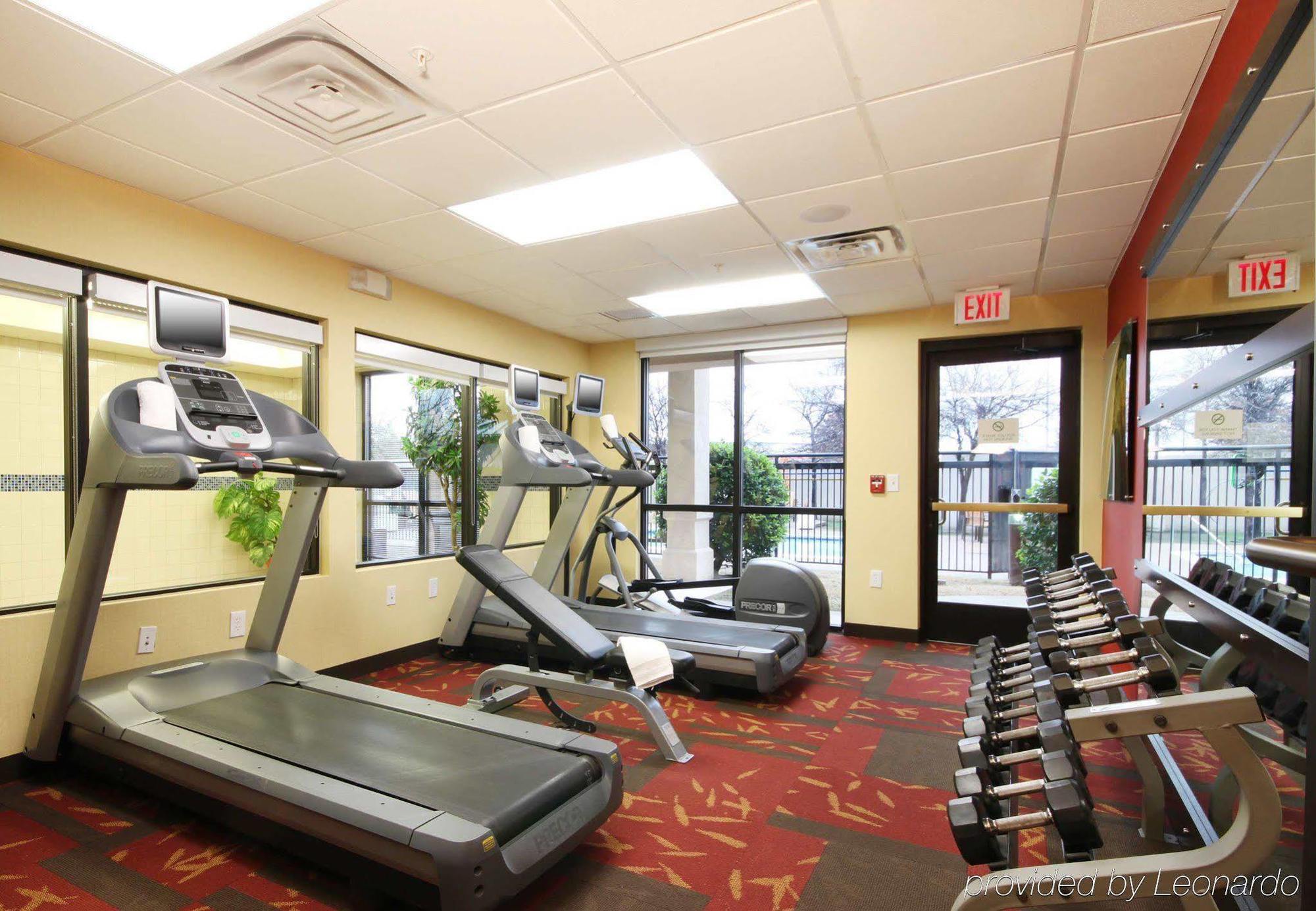 Courtyard By Marriott Dallas 3*