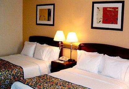 Hotel Courtyard By Marriott Dallas